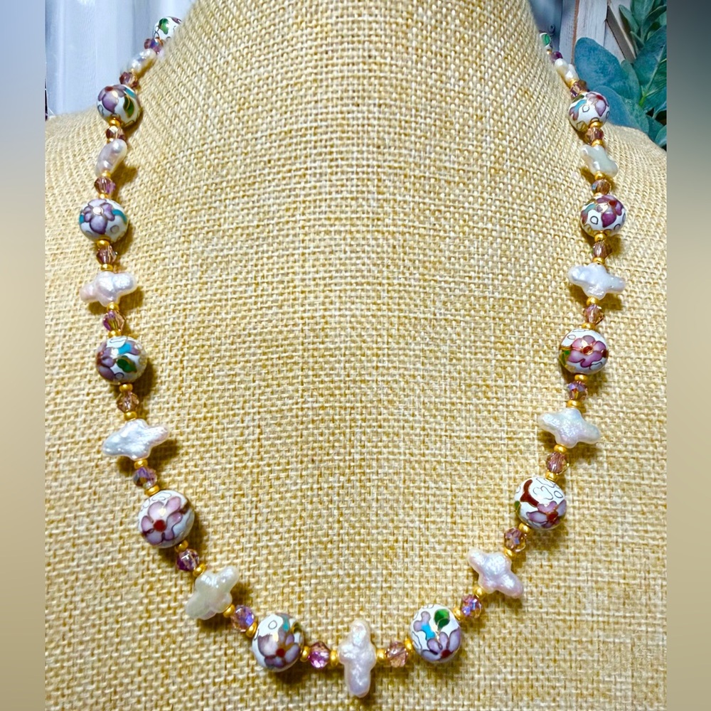 White Cloisonné and Freshwater Pearl Beaded Necklace